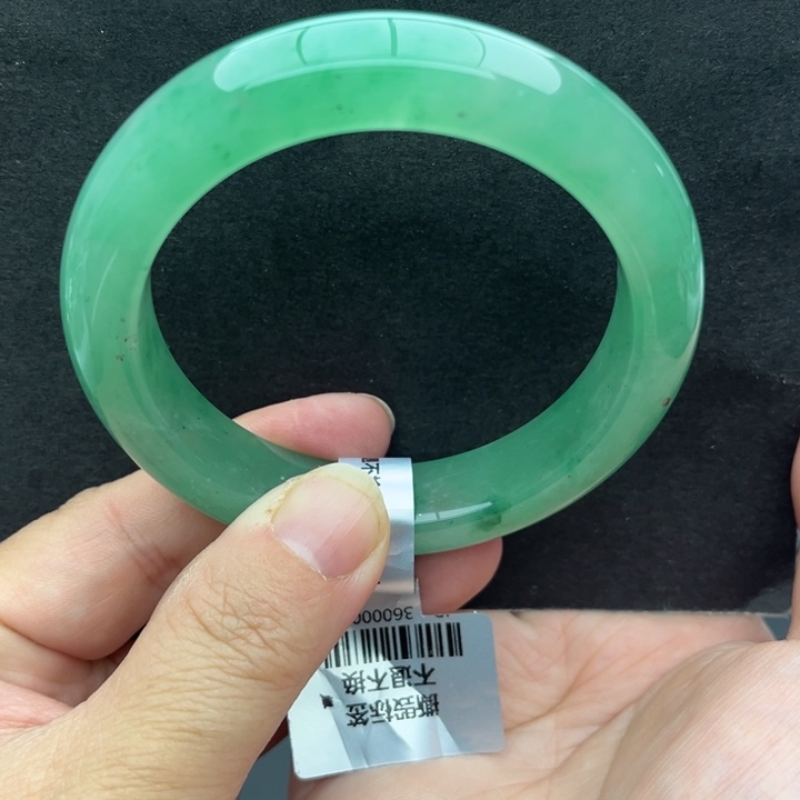 石英质玉未镶嵌手镯56.9