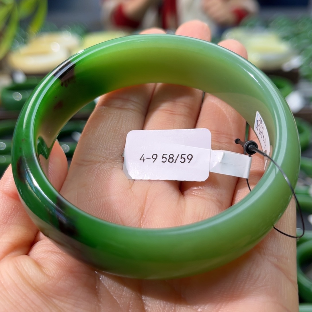 和田玉（碧玉）手镯未镶嵌