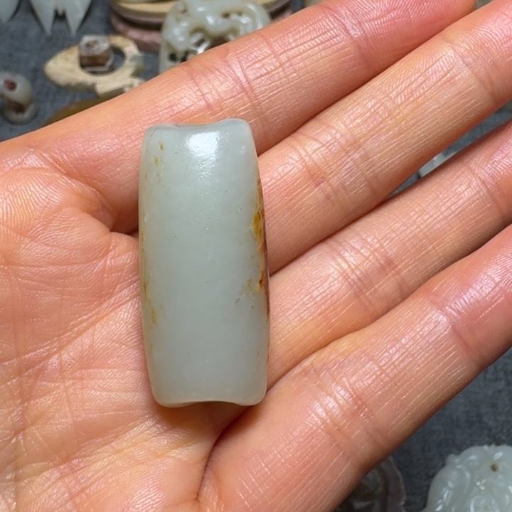 淡***然和田玉（糖玉）未镶嵌挂件