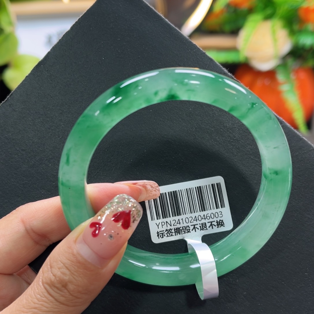 石英质玉手镯未镶嵌➕周周58