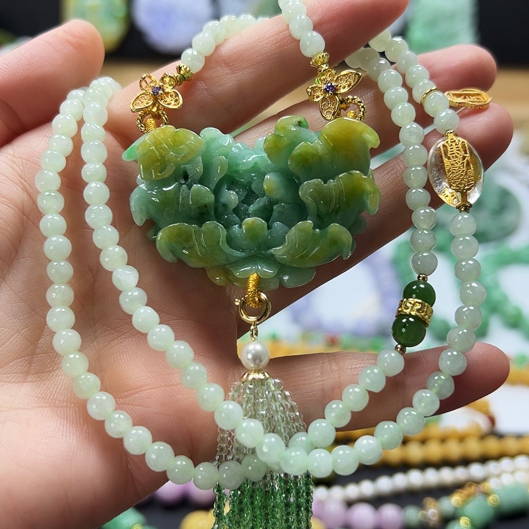 翡翠未镶嵌颈饰吊坠