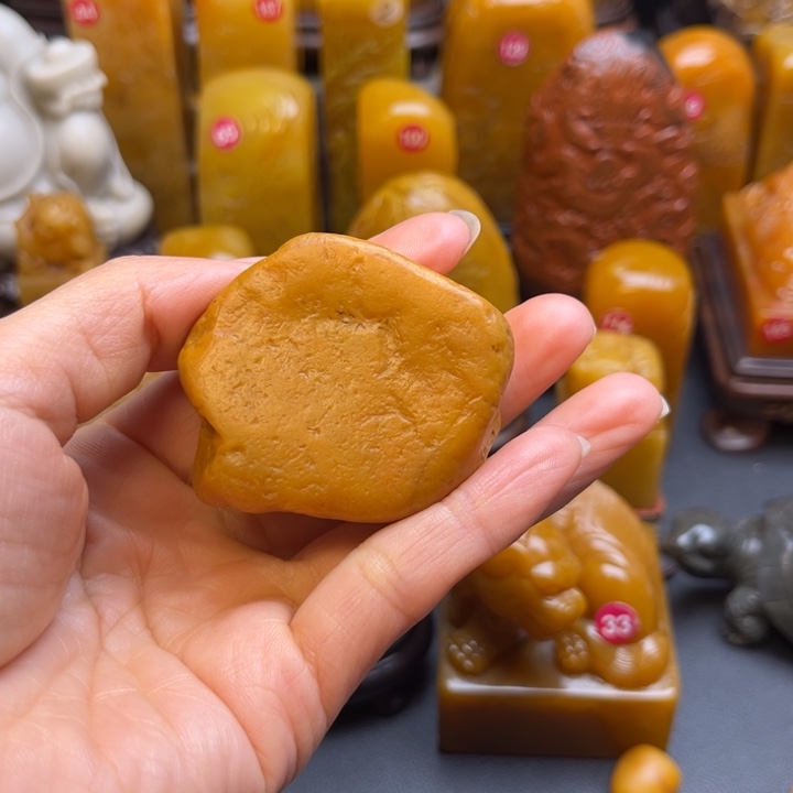 寿山石印石跟***杯题材：工艺品