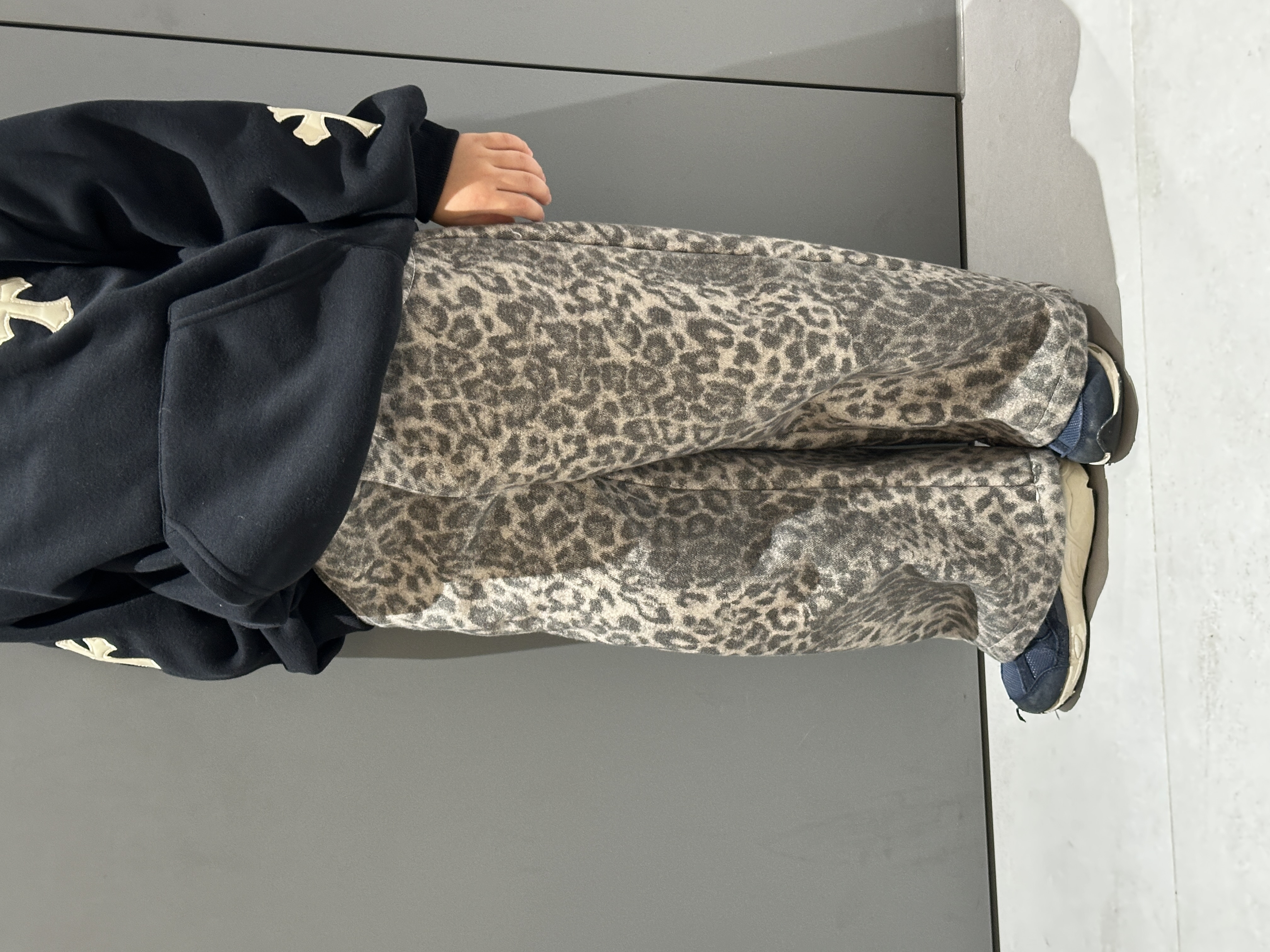 2025冬季新品儿童韩版加厚加绒豹纹直筒裤时尚休闲裤潮