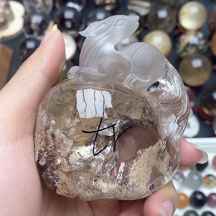 水晶裸石未镶嵌九尾狐摆件