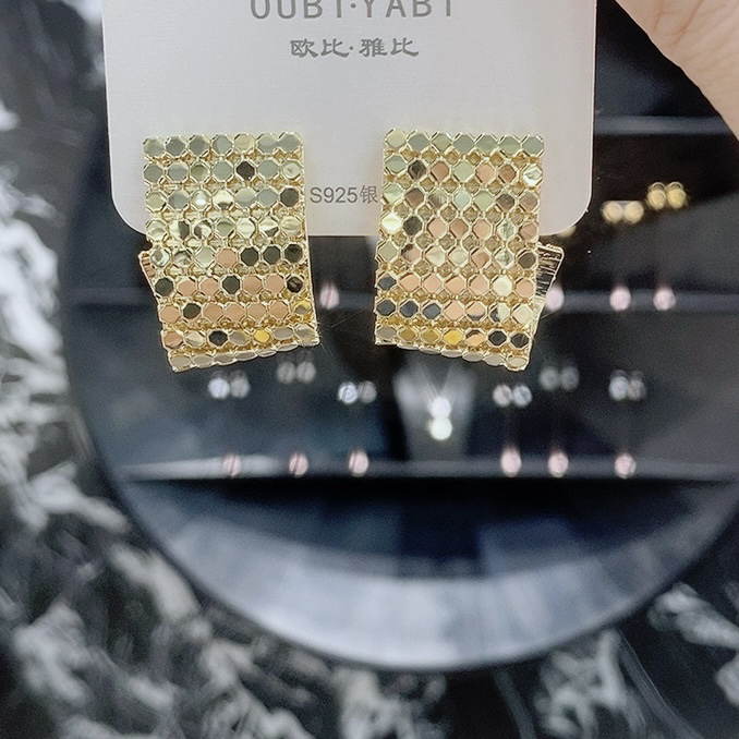 铜合金耳饰 法式欧美风时尚款华奢款亮片卷边耳钉耳饰