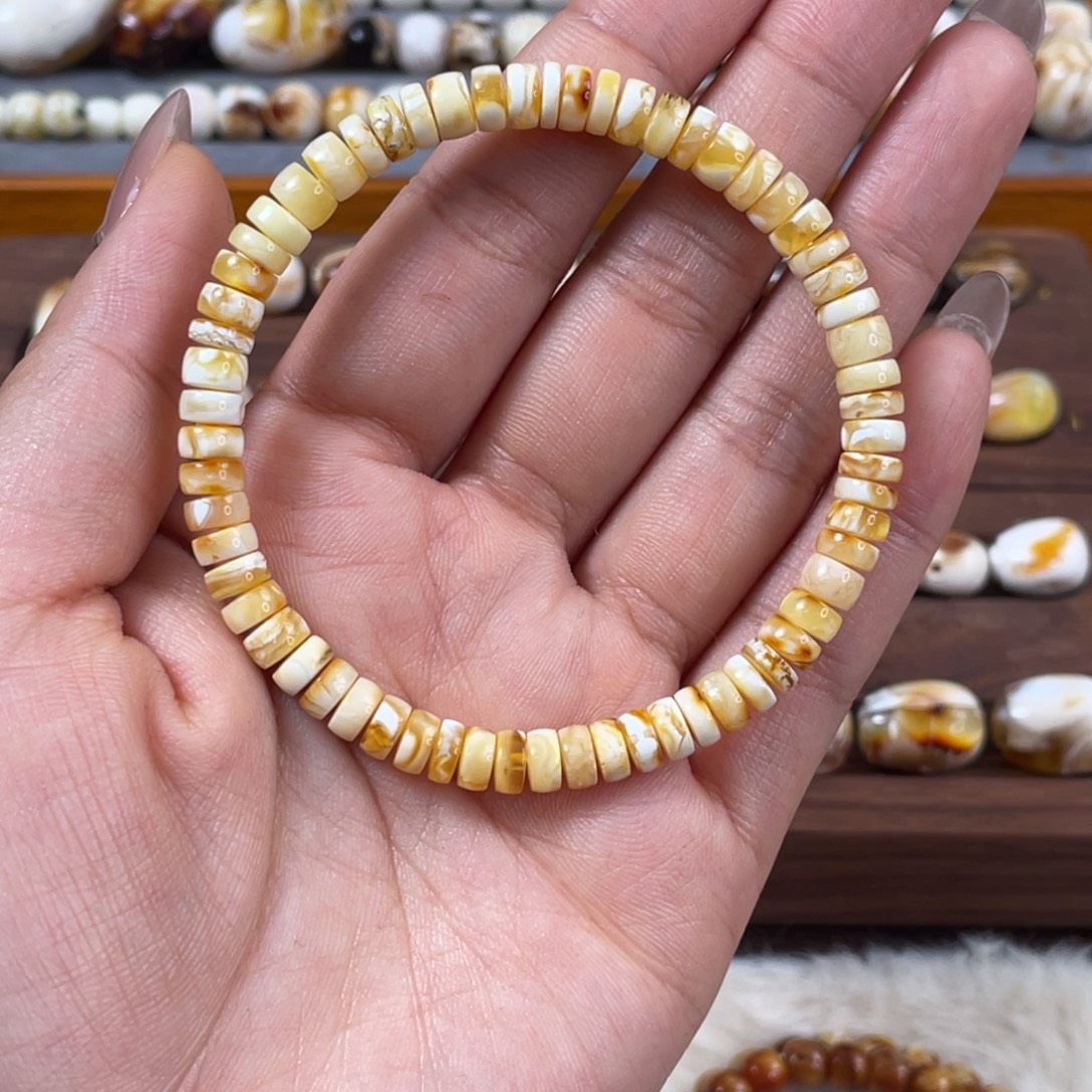 琥珀未镶嵌珠宝奇石琥珀蜜蜡微瑕6mm，17.5