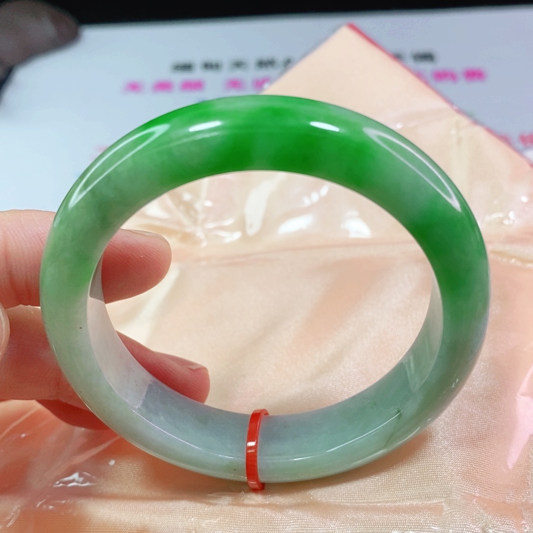 翡翠手镯未镶嵌5253圈口
