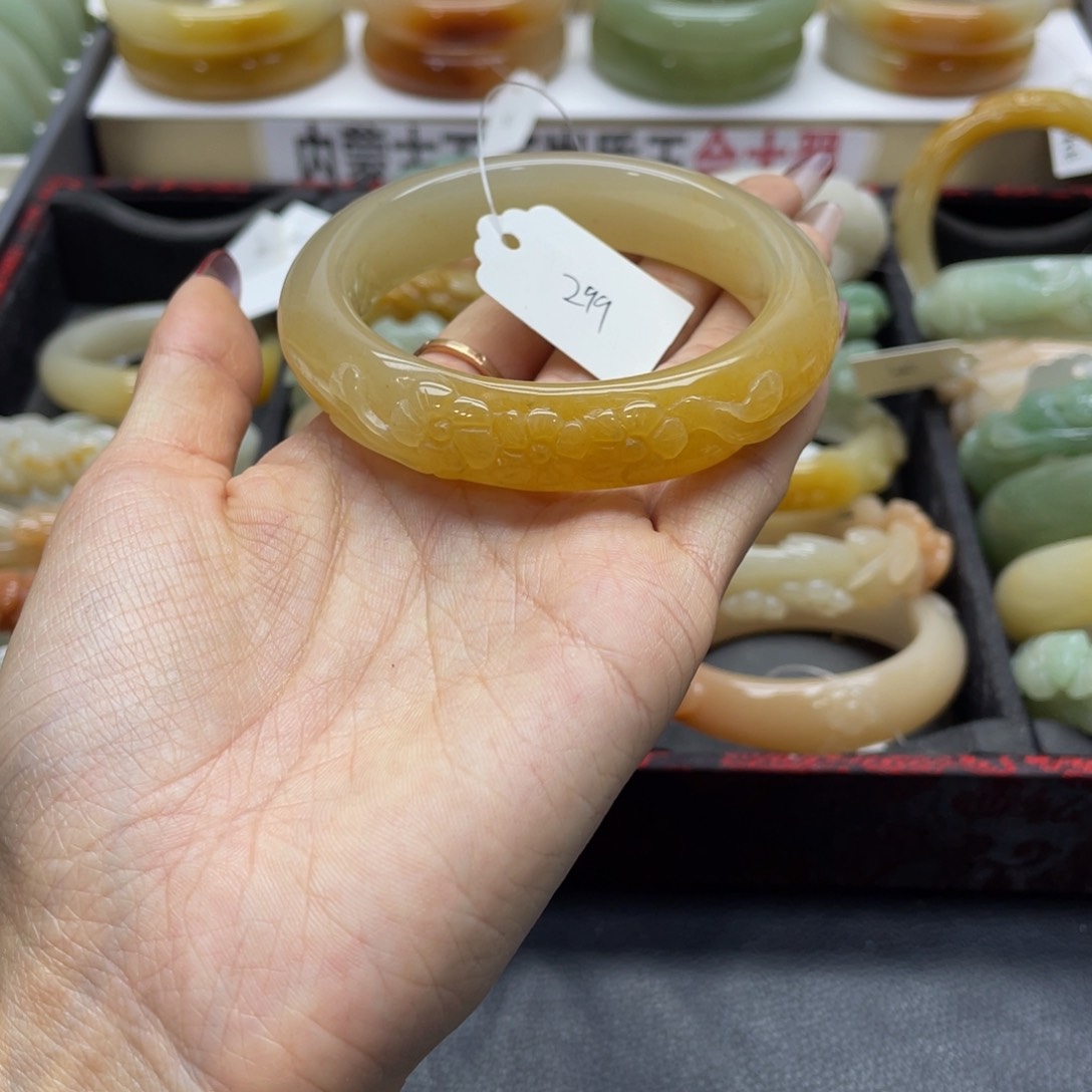 石英质玉手镯未镶嵌独**忆