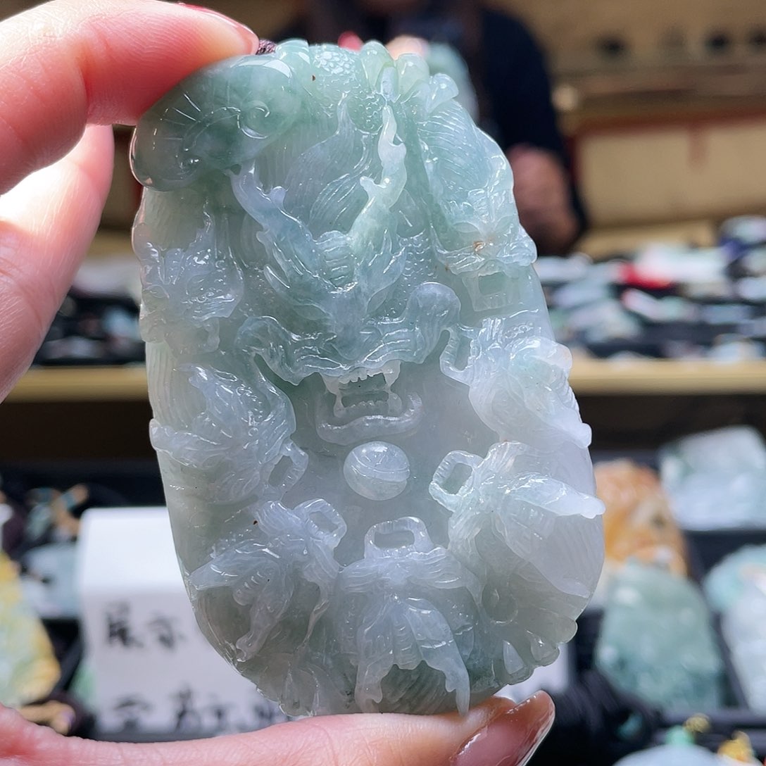 翡翠颈饰未镶嵌一个