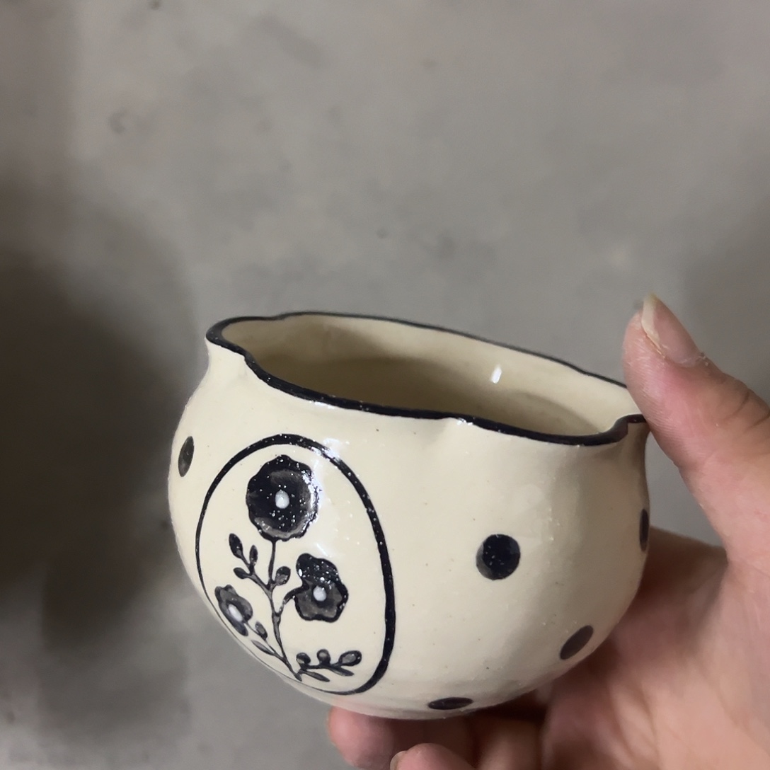 搪瓷瑕疵小磕黑花小杯