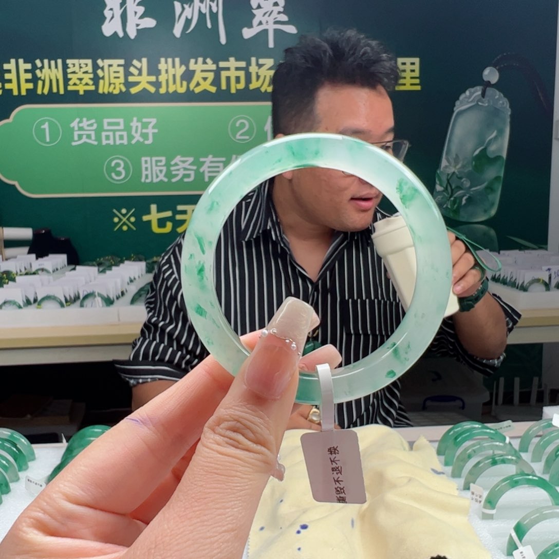 石英质玉手镯合金衣*