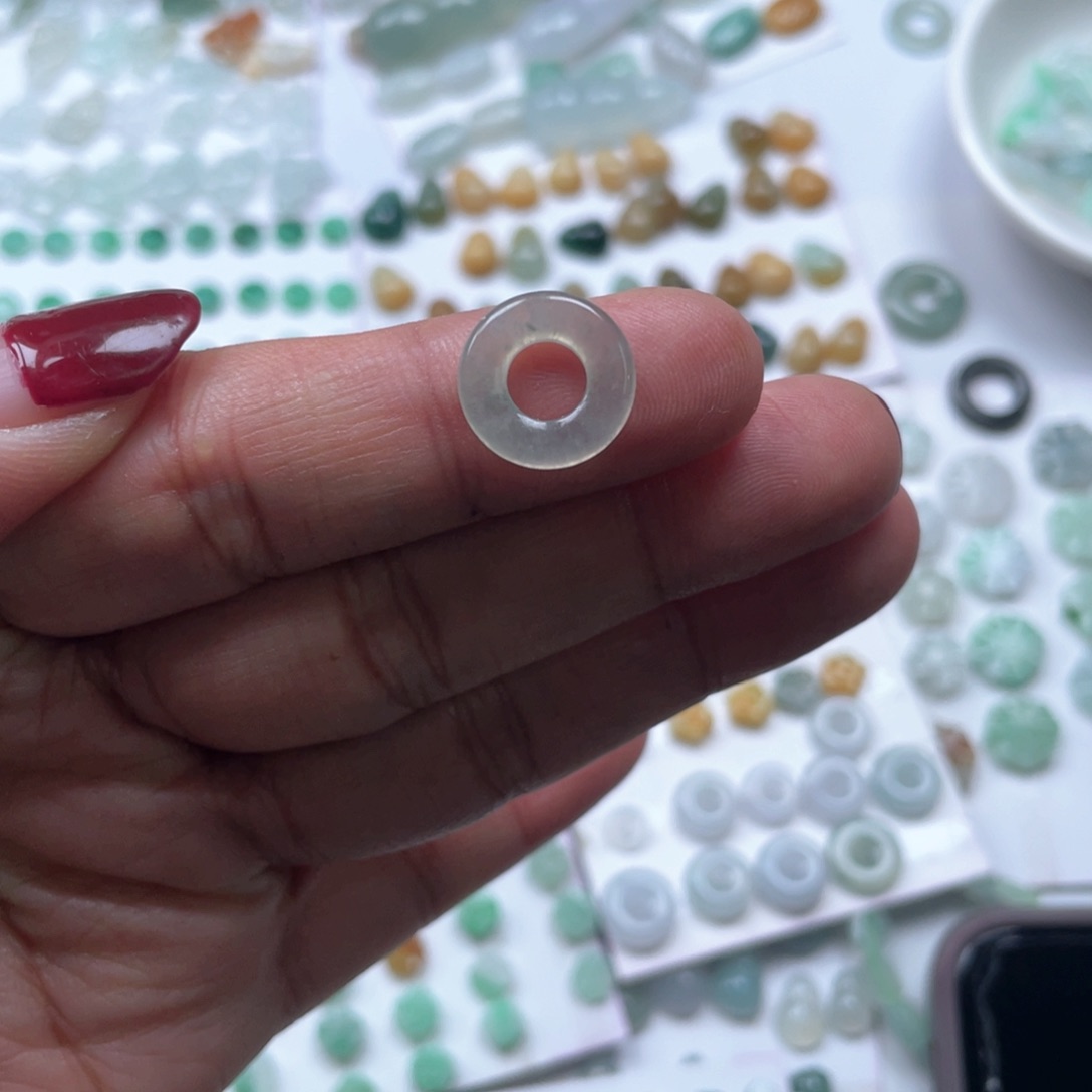 翡翠颈饰未镶嵌66666666