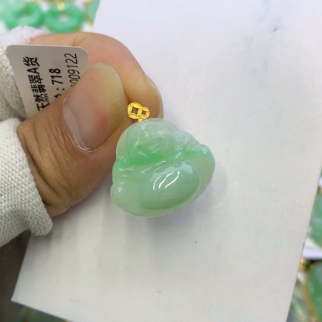 翡翠颈饰18K金镶嵌翡翠