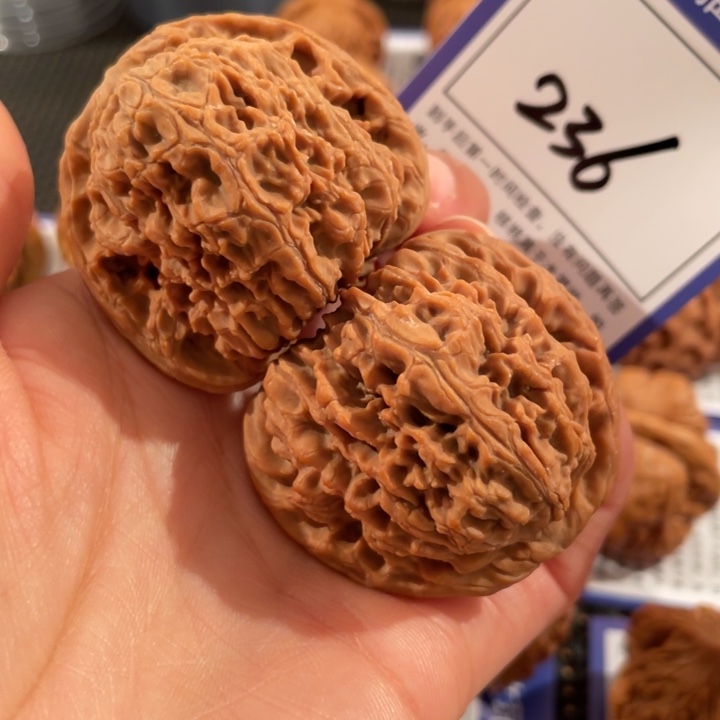 文玩核桃把件236号4.3➕南疆石