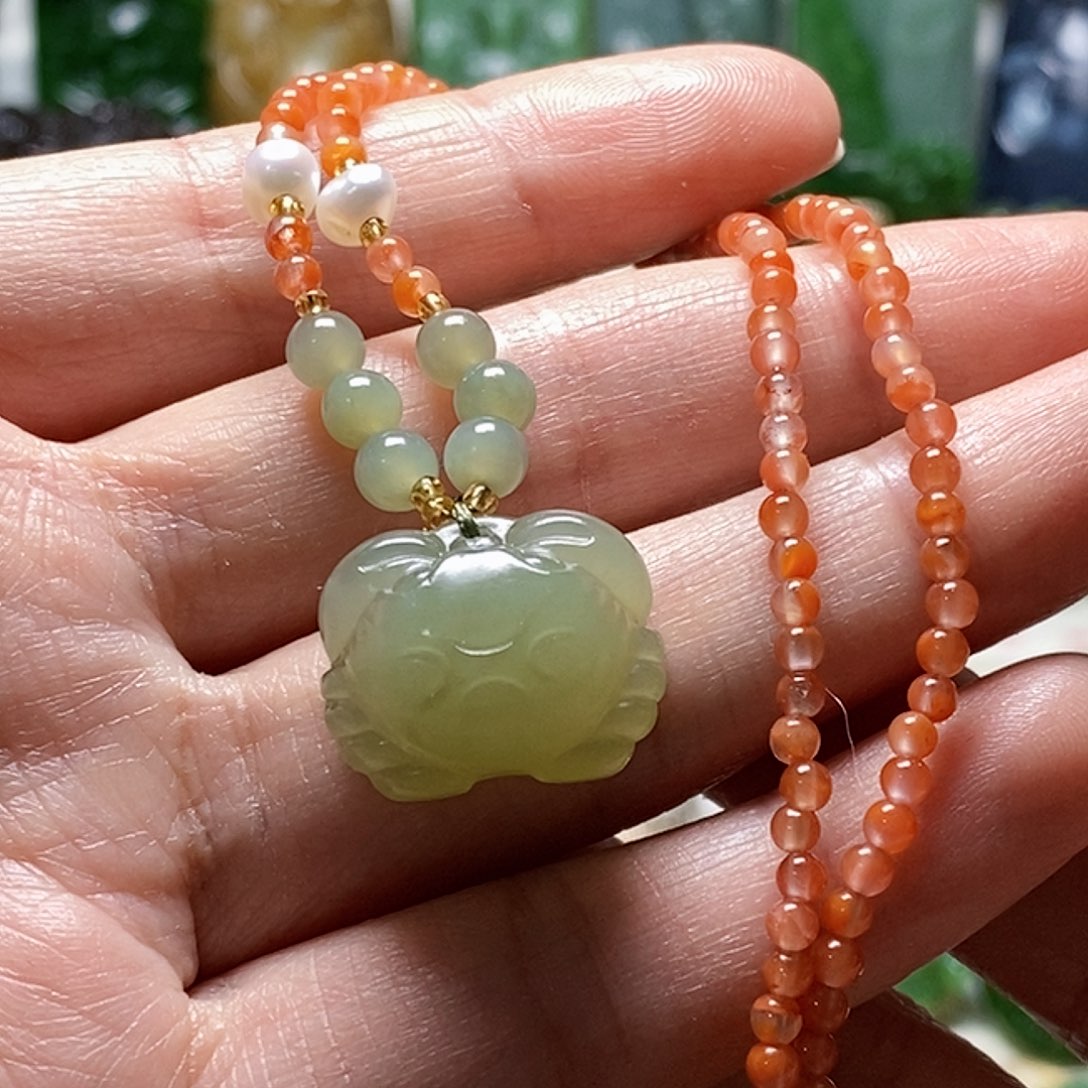 和田玉颈饰未镶嵌