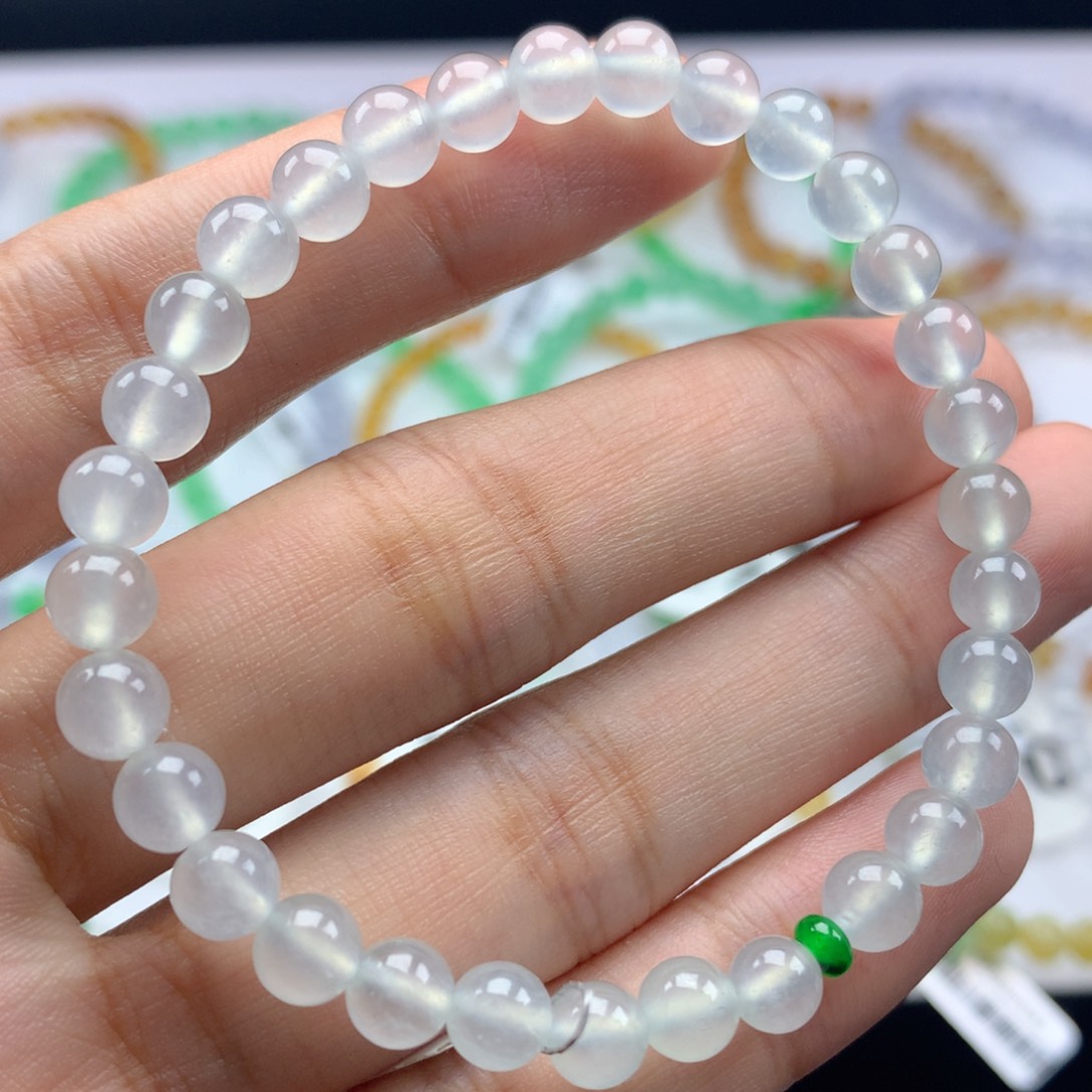 翡翠手链未镶嵌卡