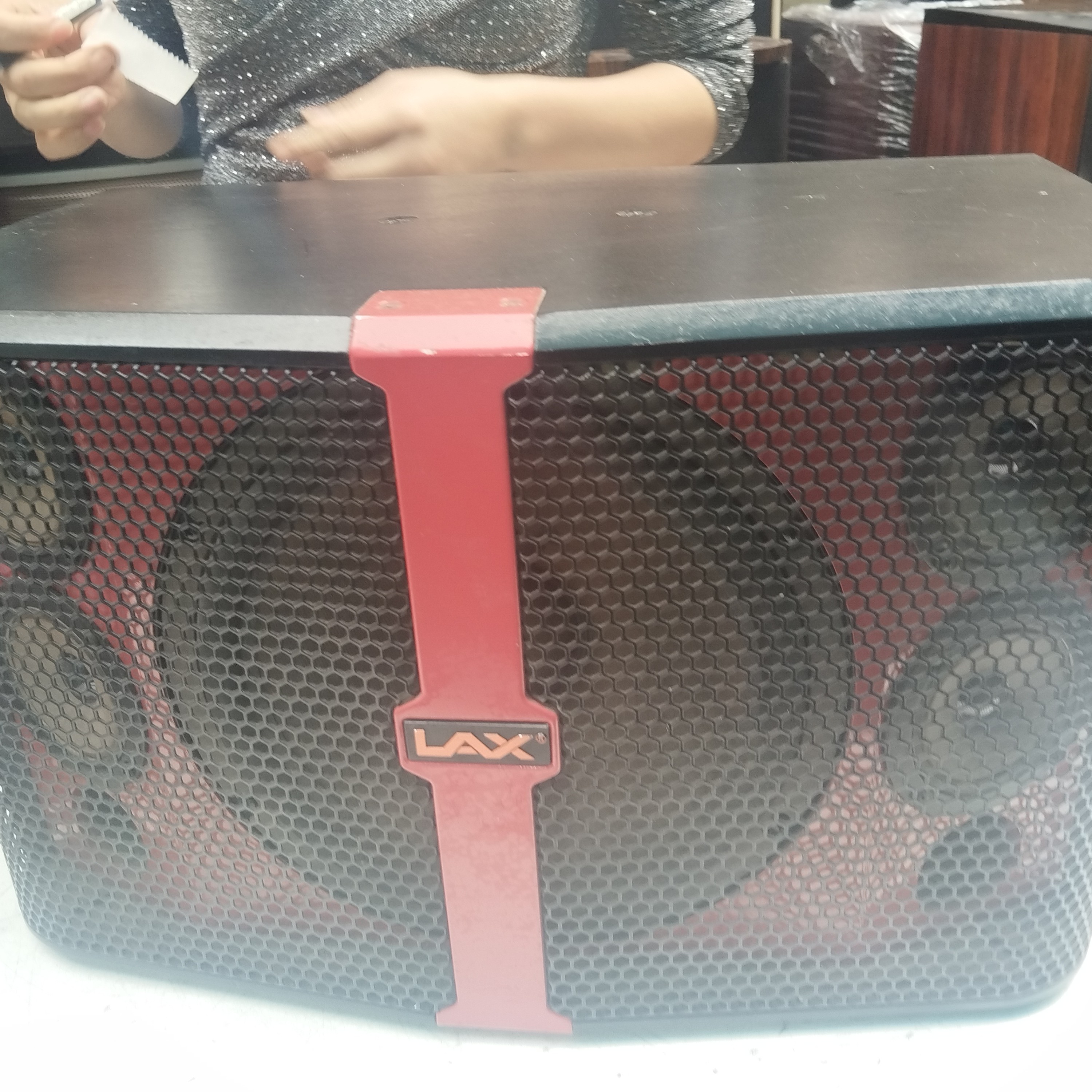 8新  锐丰音箱一对，不包邮费，不支持七天无理由退货