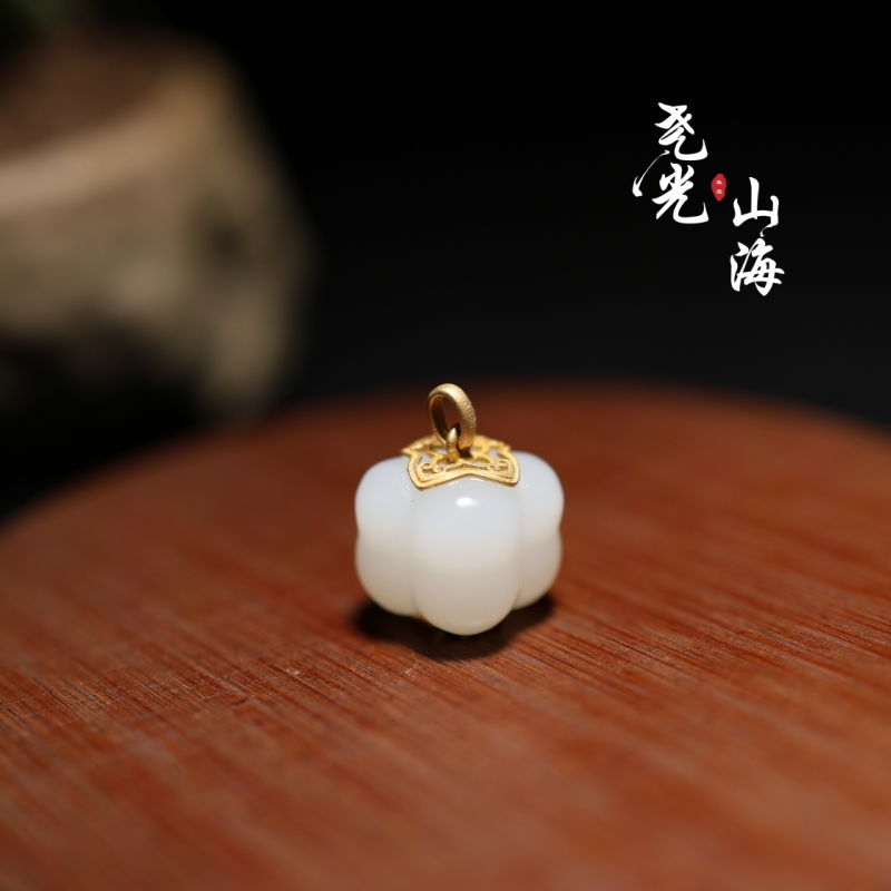 柿柿如意丨18K金*俄料羊脂级和田白玉吊坠