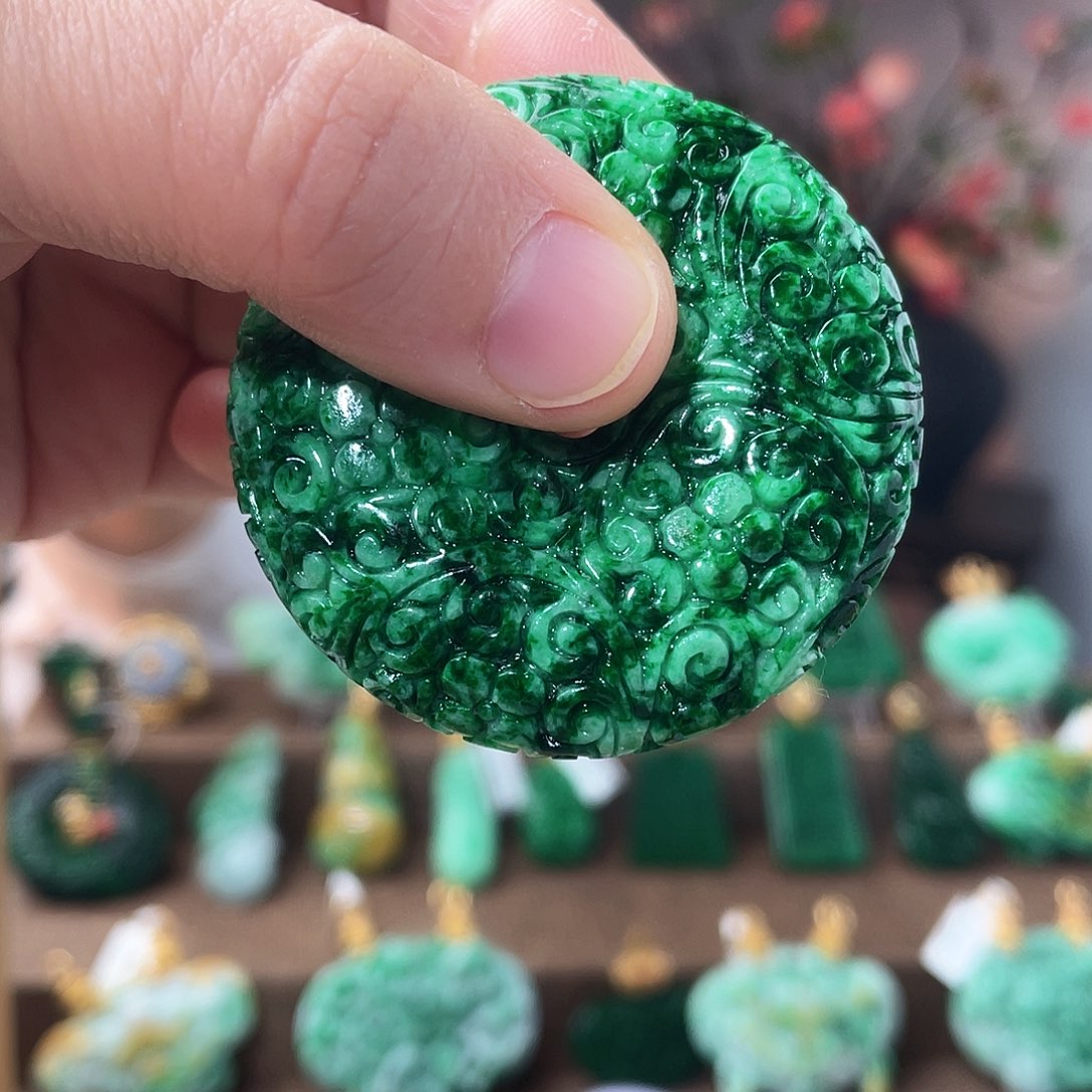 冰***冰翡翠未镶嵌吊坠(赠链)