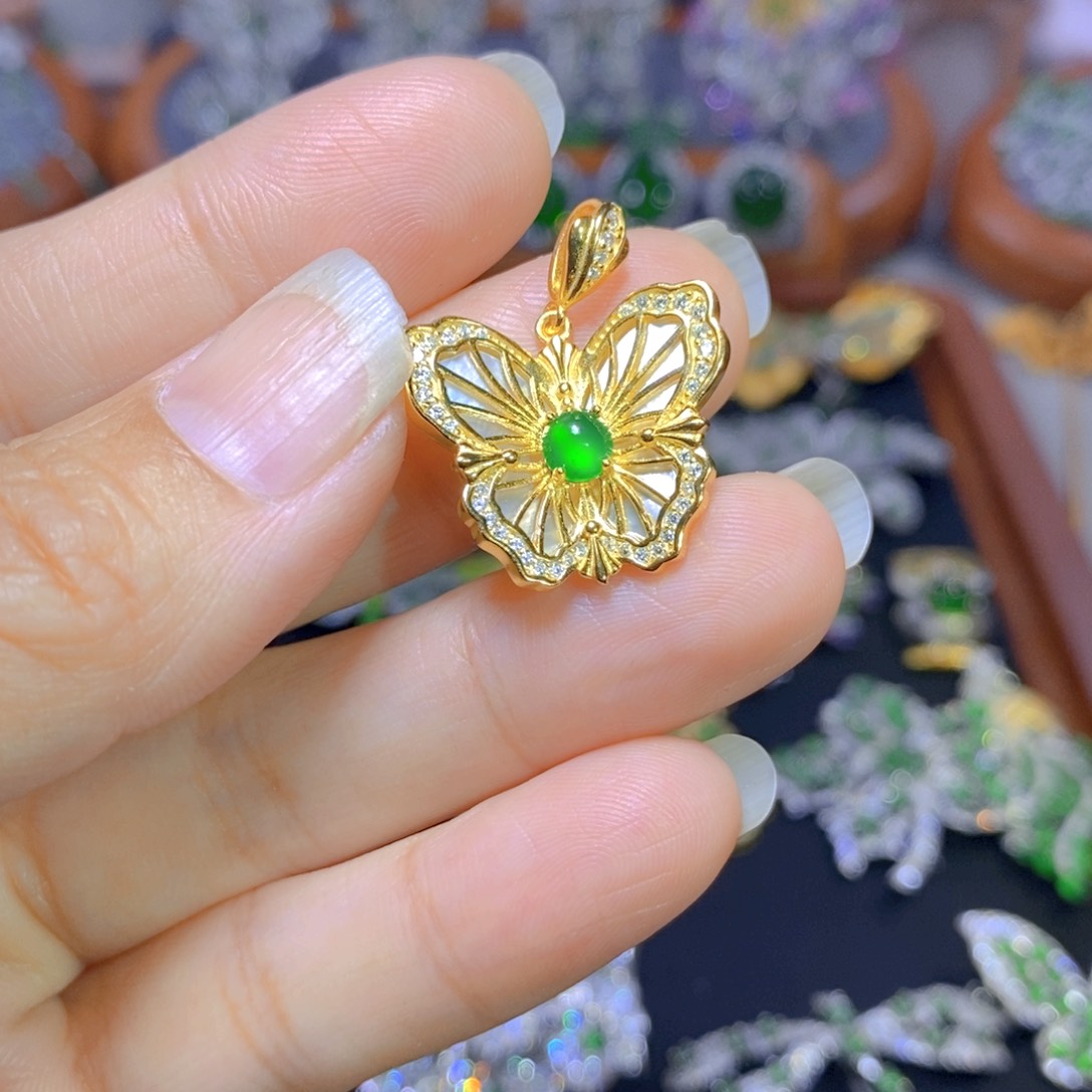 翡翠颈饰银S925镶嵌天然翡翠