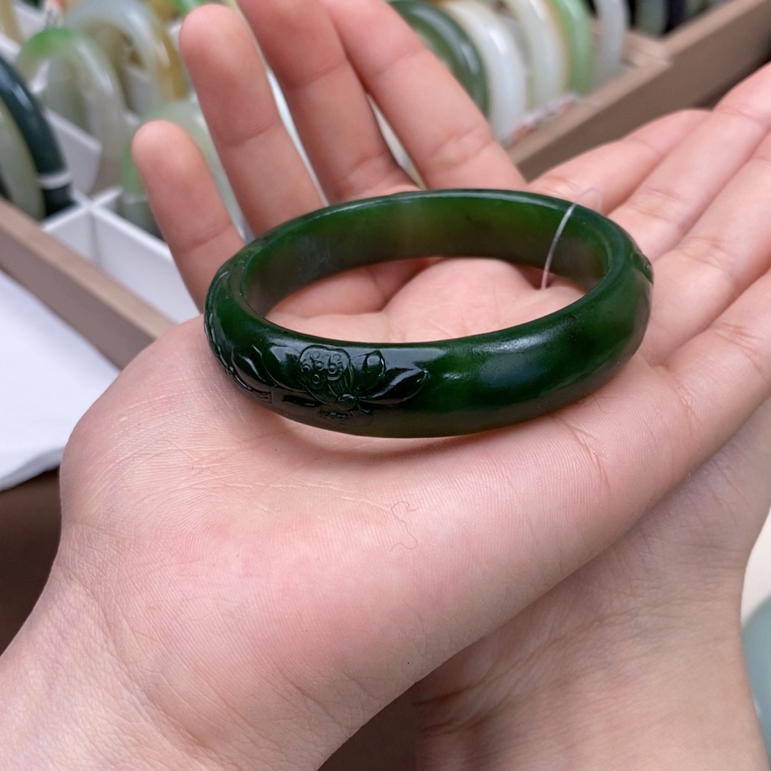 和田玉未镶嵌手镯  小*子