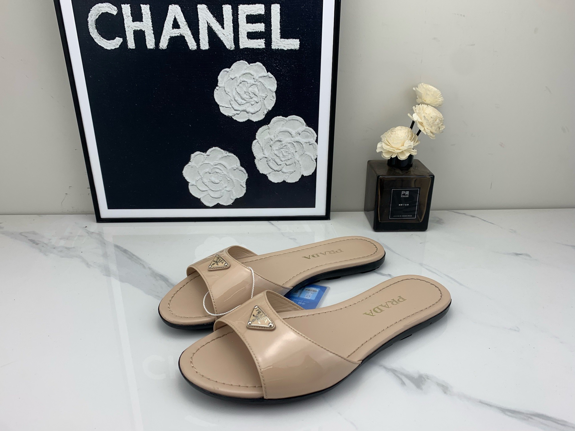 95新 Prada/普拉达 裸粉色铁三角标 36.5码/mg00310