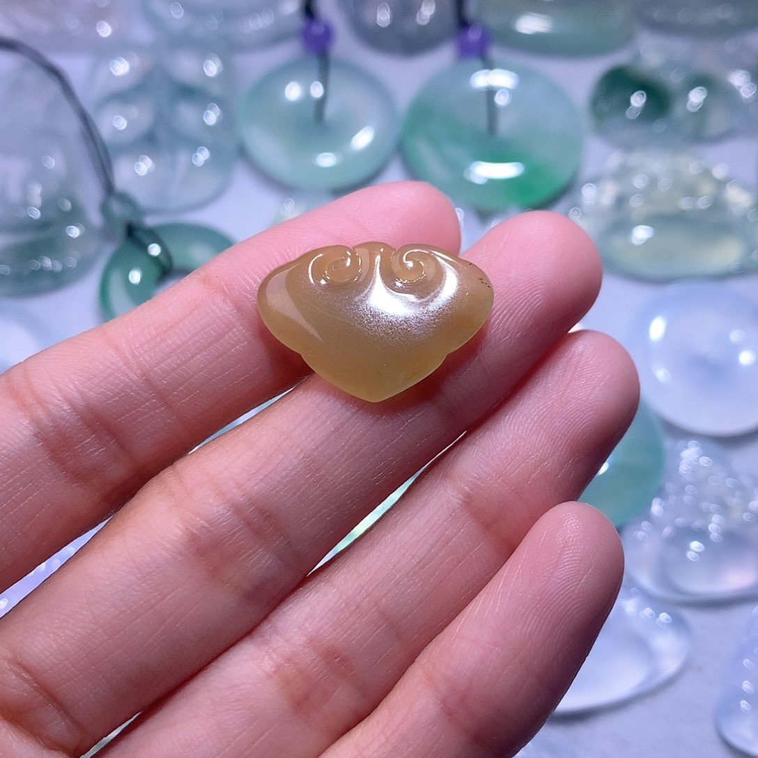 【闪购商品】翡翠颈饰未镶嵌如意