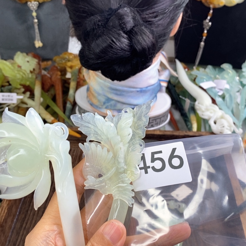 【闪购商品】岫玉发饰合金社***匪