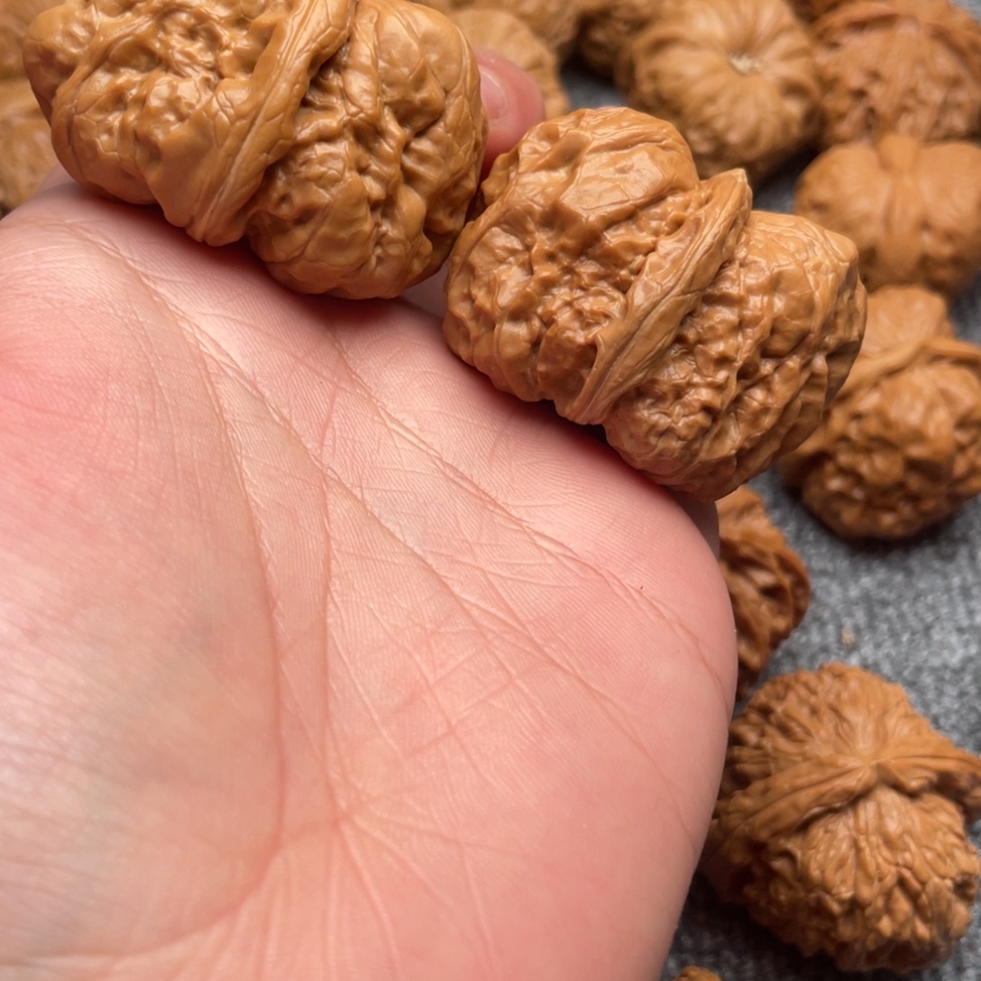 文玩核桃吊坠39边 45肚子蛤蟆头