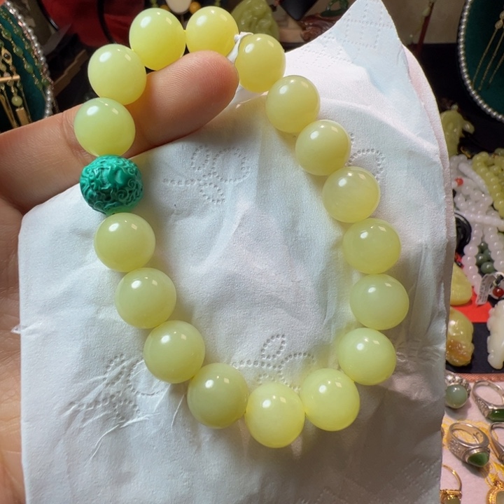 和田玉（黄玉）颈饰未镶嵌细度好