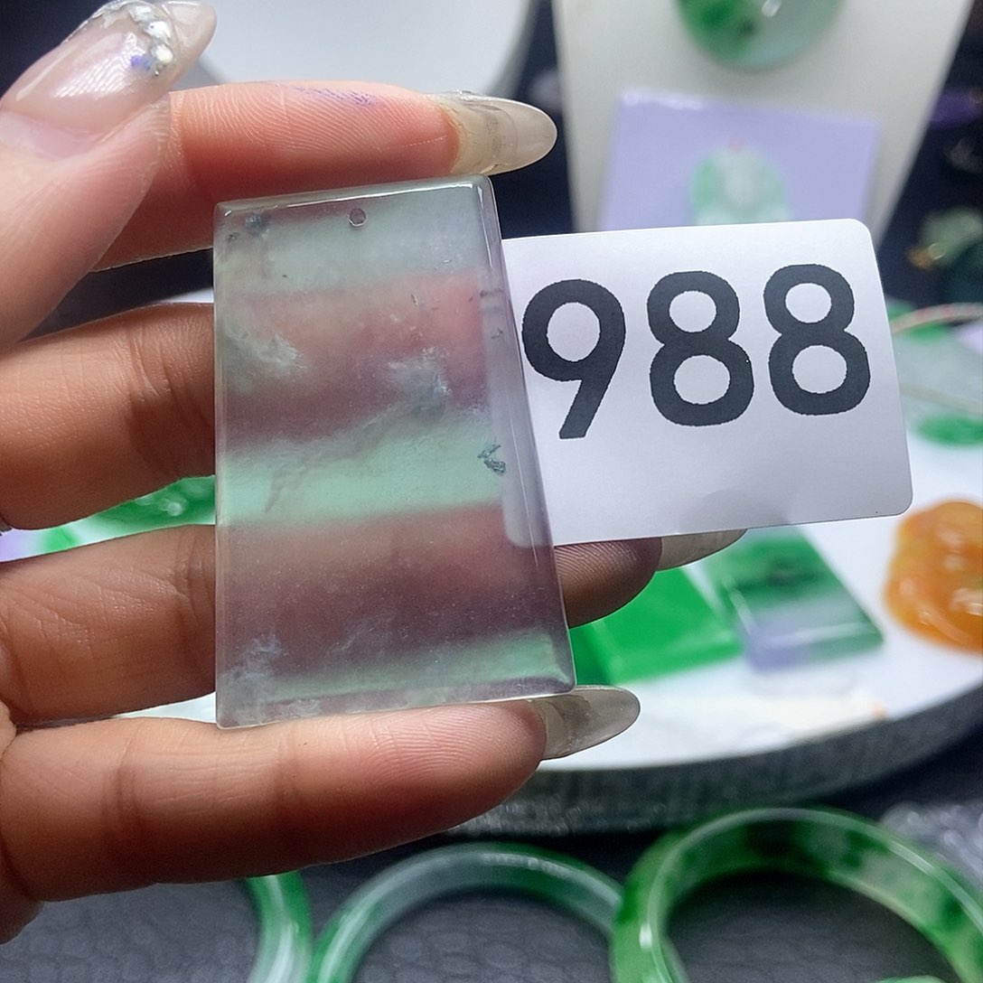 翡翠吊坠(赠链)未镶嵌