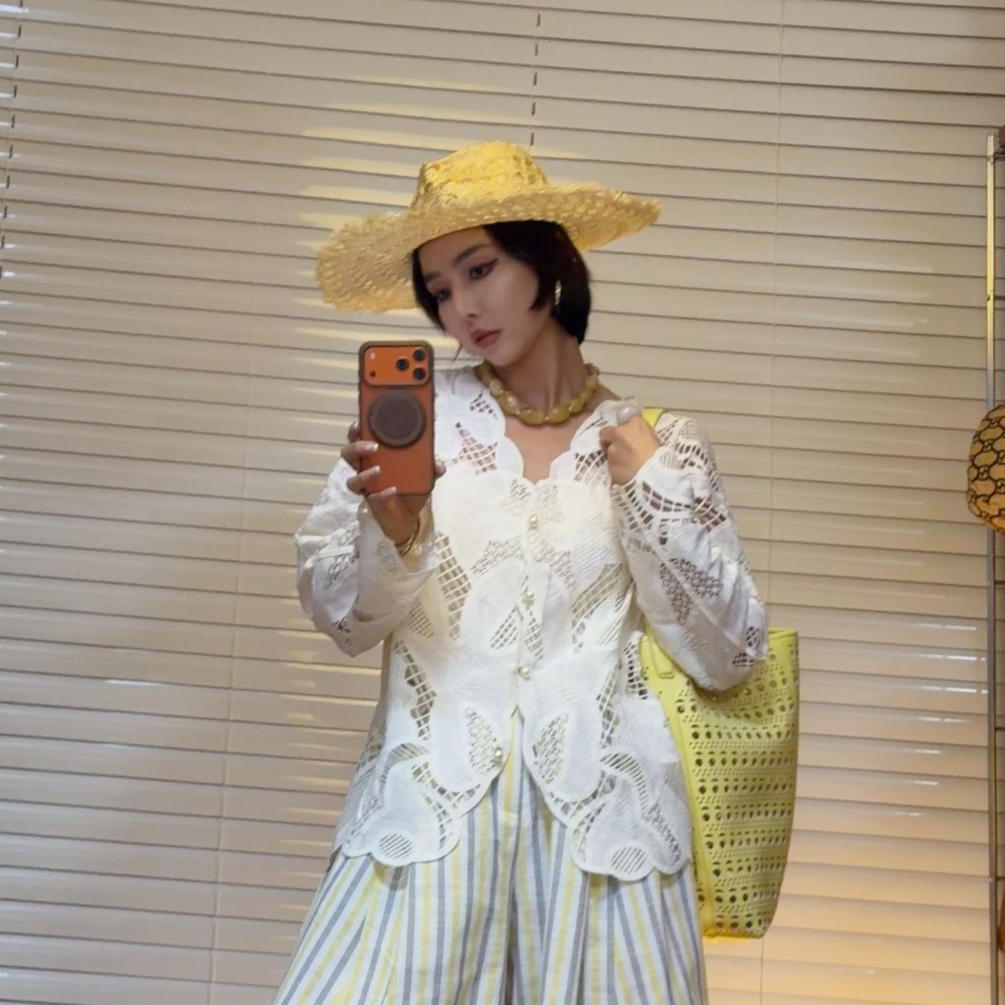 【大宅门】尾盘大码定位刺绣宽松大版外套2026白色洋气上衣女260419