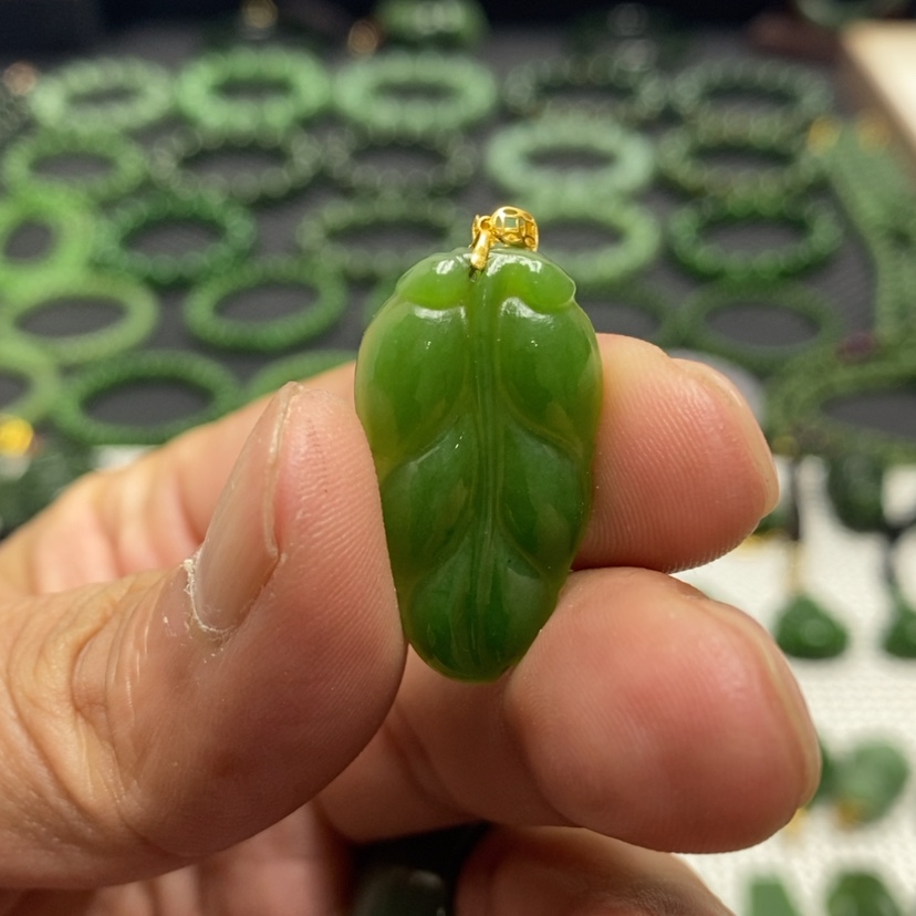 【闪购商品】和田玉（碧玉）颈饰18K金镶嵌