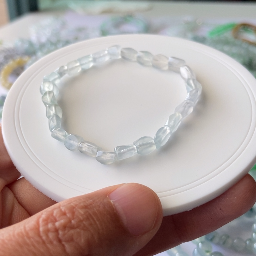 一***馨翡翠散珠翡翠手串珠链工厂自己生产的