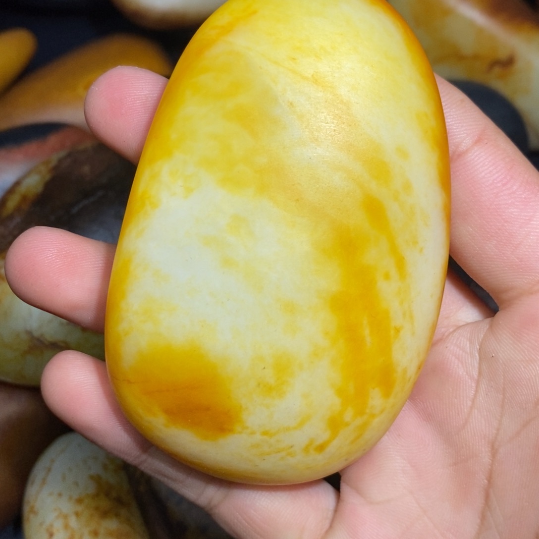 和田玉未镶嵌珠宝奇石