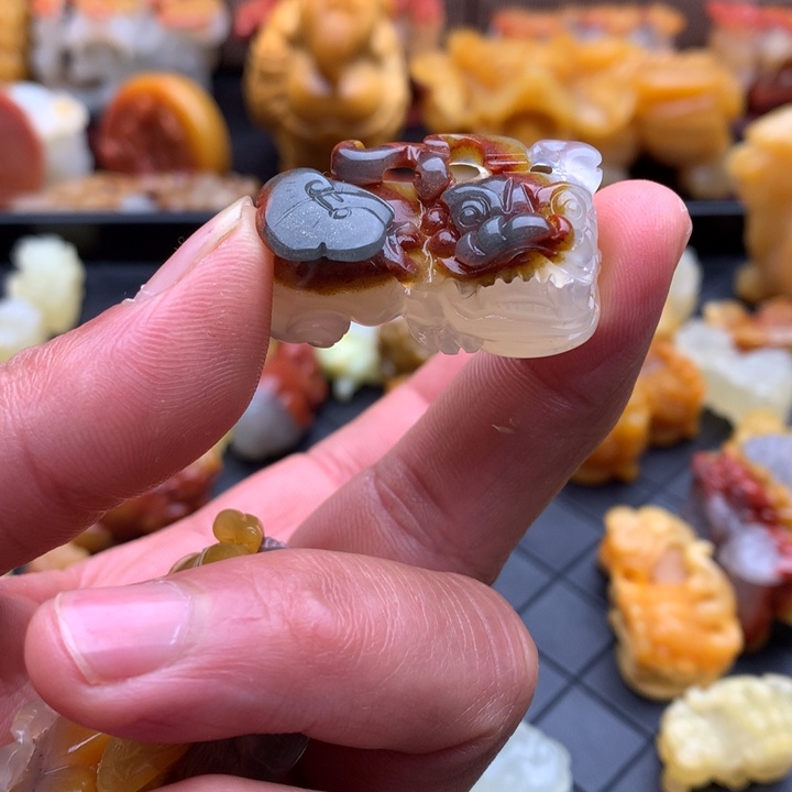 石英质玉（黄龙玉）黄龙玉貔貅未镶嵌越****7