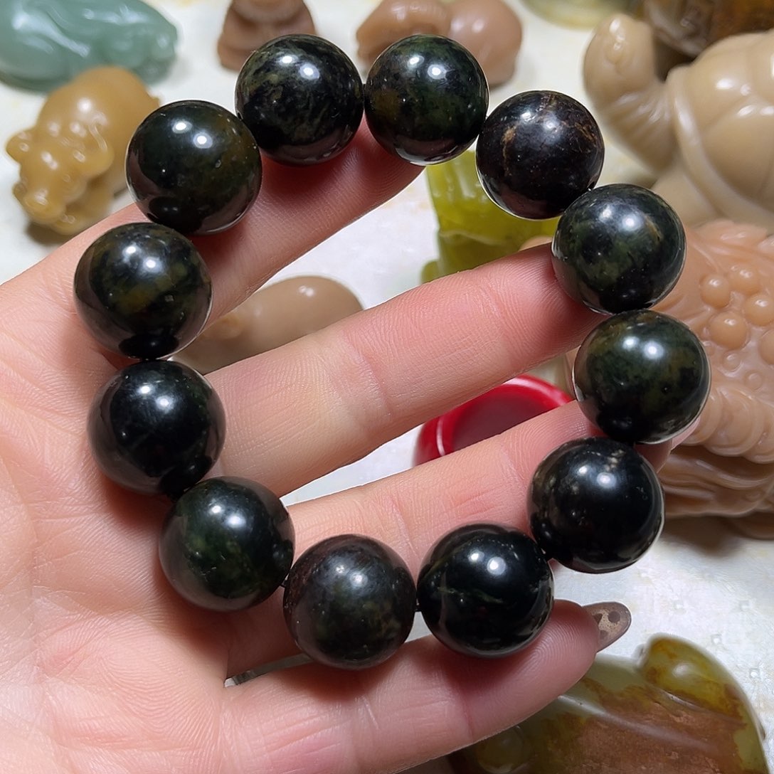 白玉菩提吊坠白玉菩提吊坠