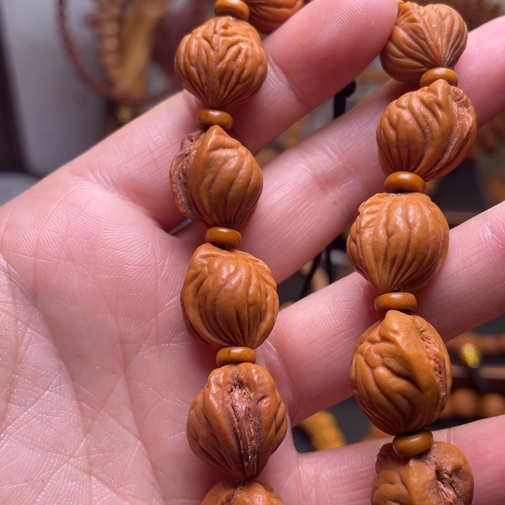 石楠木龙纹桃核纹