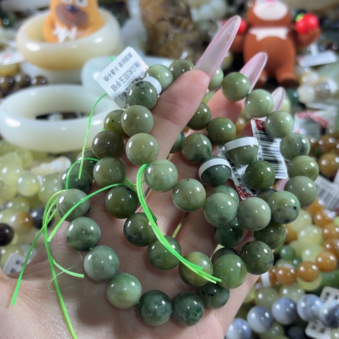 和田玉未镶嵌手链随机发一