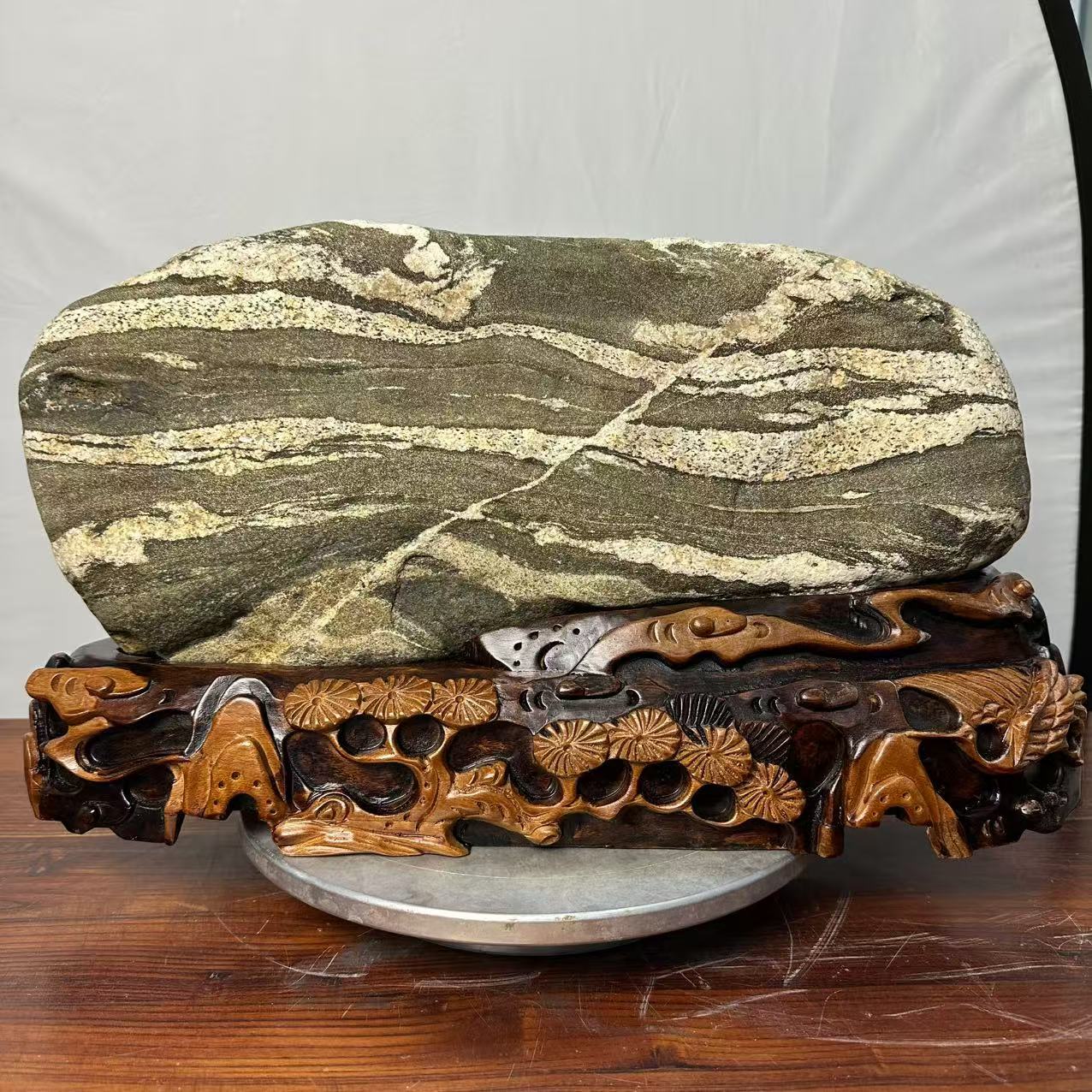 《平步青云步步高升》摆件，长50cm*高28cm*厚16cm，重量55.4斤。