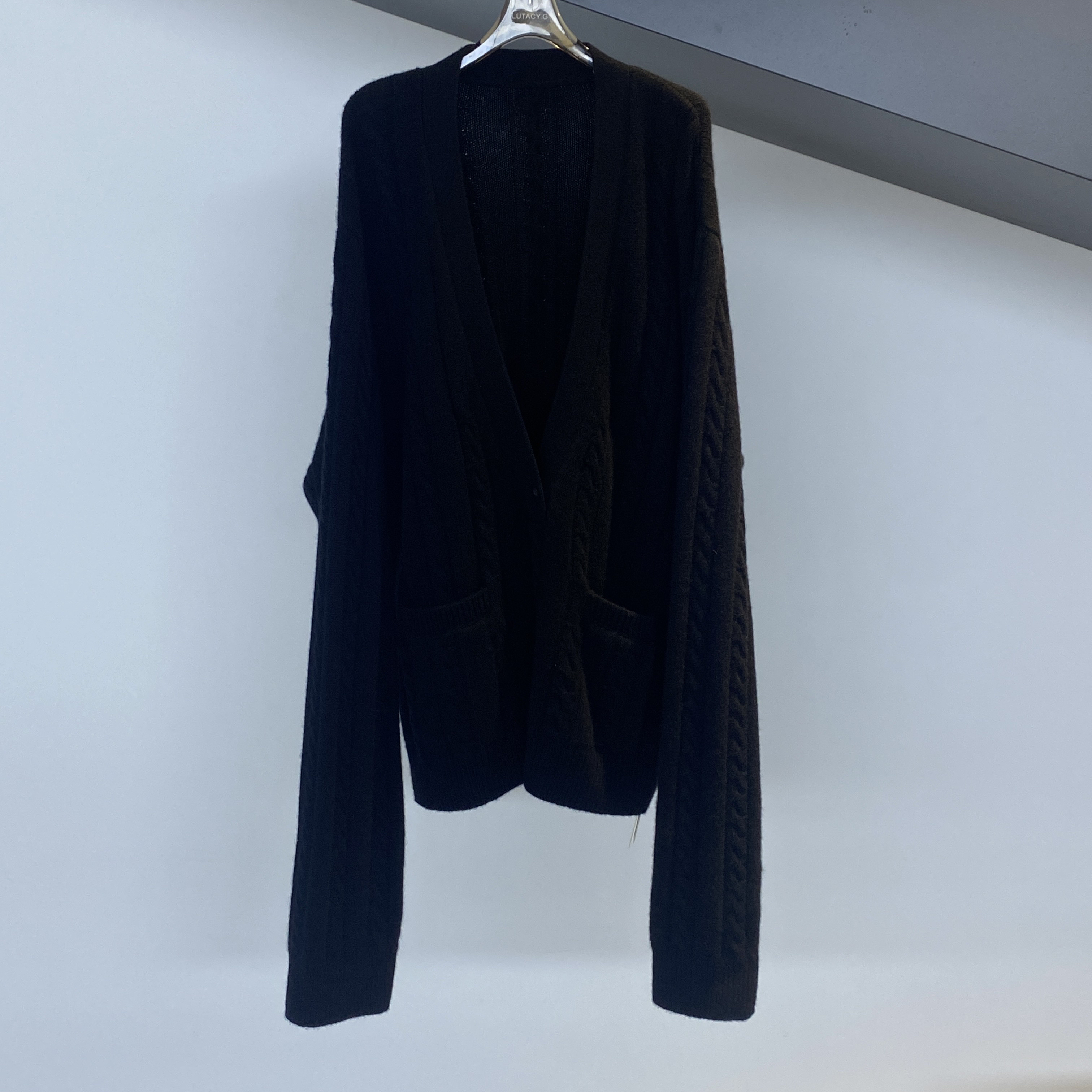 LUTACY.G 250825大V领带兜上衣 黑色