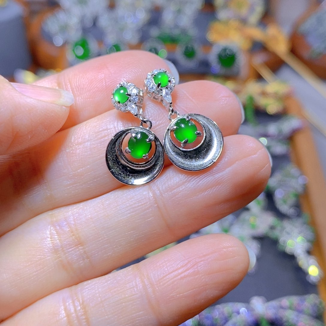 翡翠颈饰银S925镶嵌天然翡翠