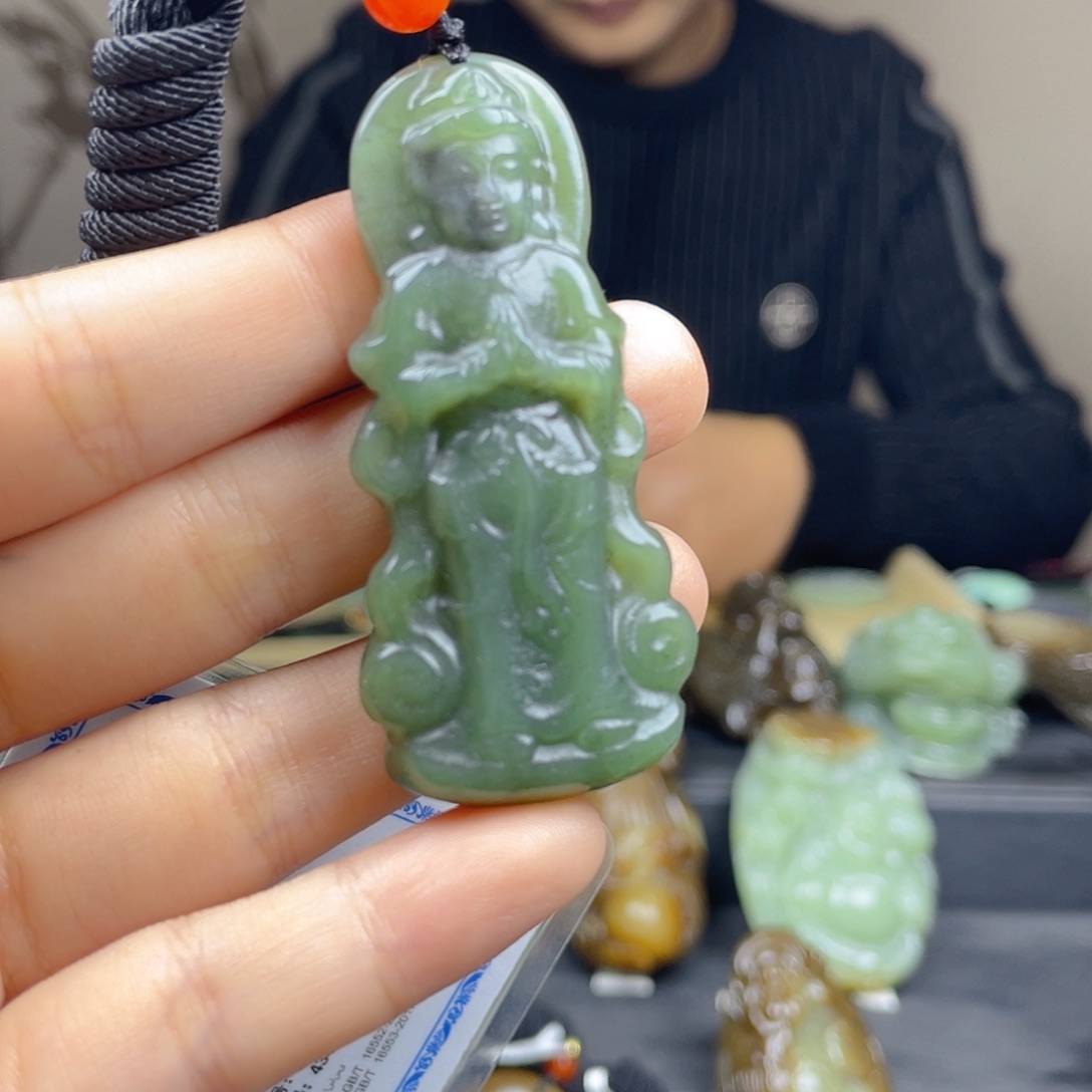 和田玉未镶嵌颈饰