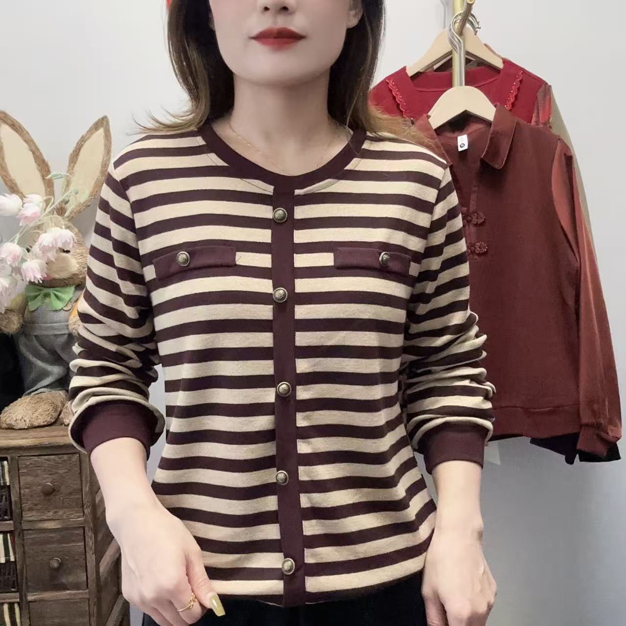 【丽姐家】秋季新款中老年女装圆领休闲厚款百搭条纹上衣