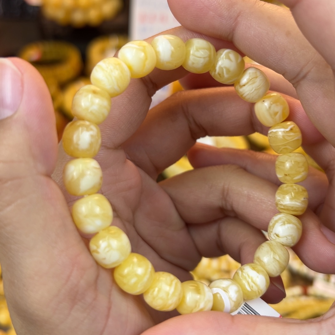 琥珀裸石未镶嵌jjhjjjnnm