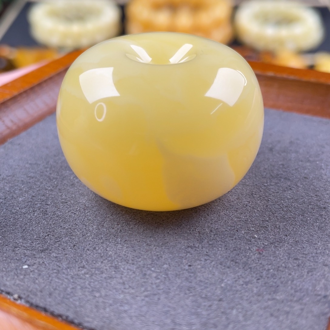 琥珀颈饰未镶嵌蜜蜡吊坠