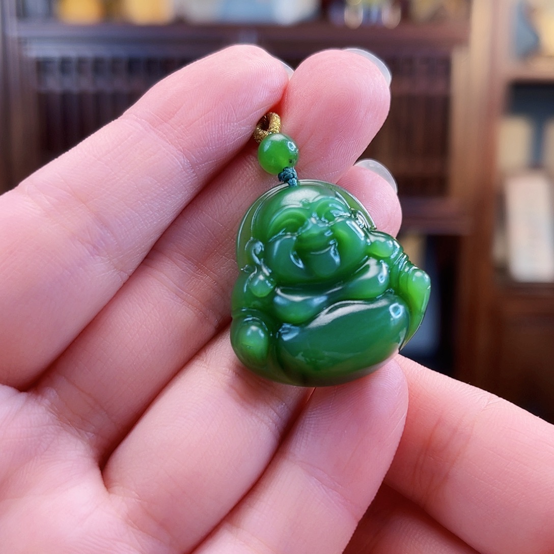 颈饰未镶嵌和田玉（碧玉）