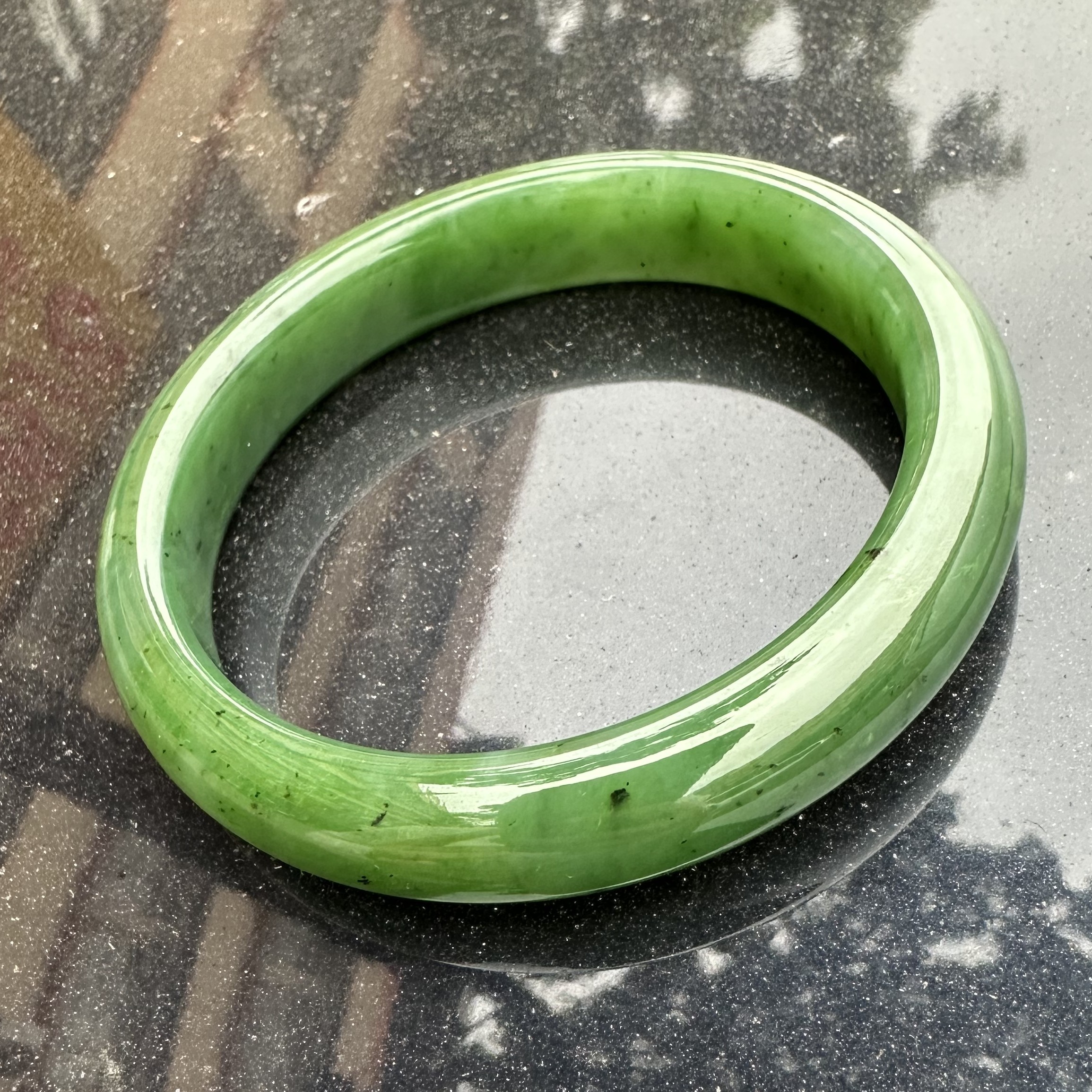 七号矿和田玉碧玉正圈手镯圈口卡61辣绿油润