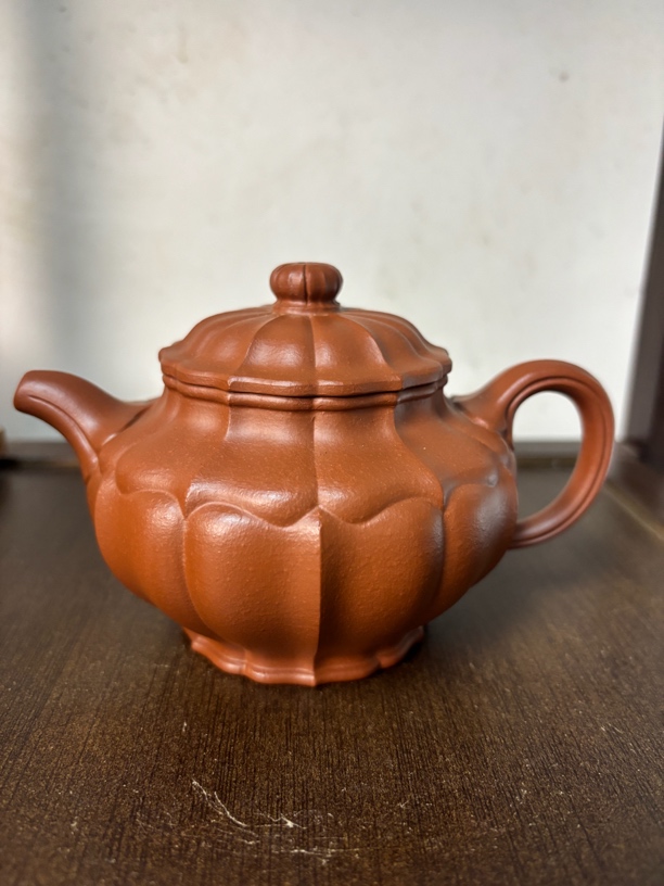 宜兴朱泥紫砂茶壶