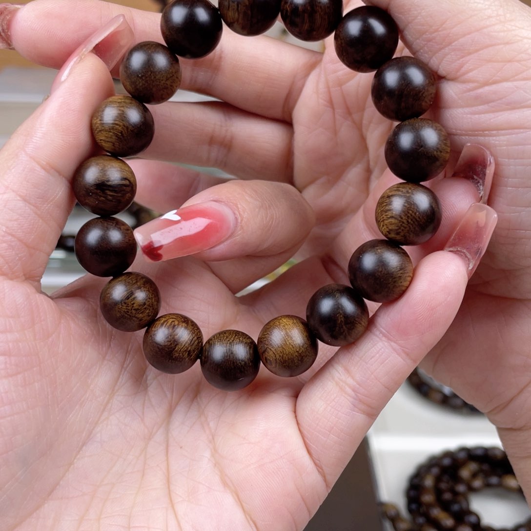 沉香手串1****C越南沉香